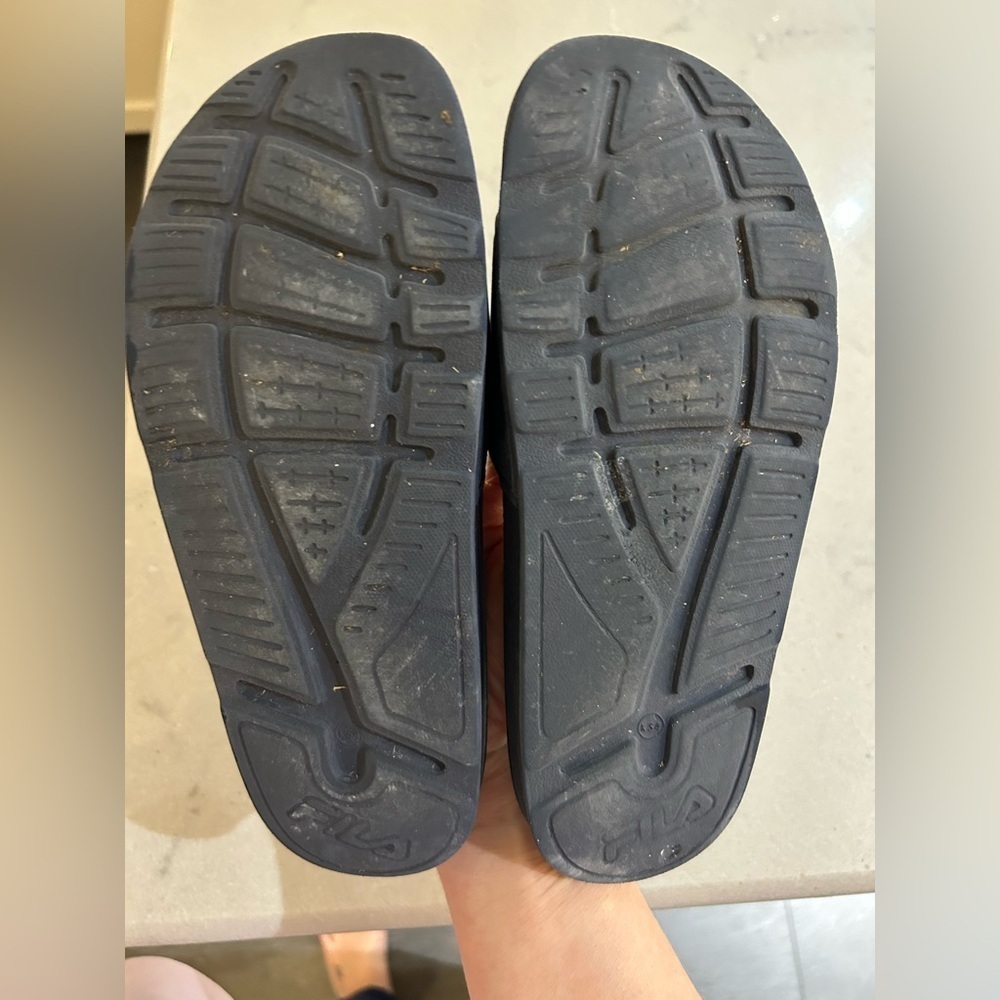 Fila Navy Slide Sandals kids size 1-2Y - Picture 3 of 3